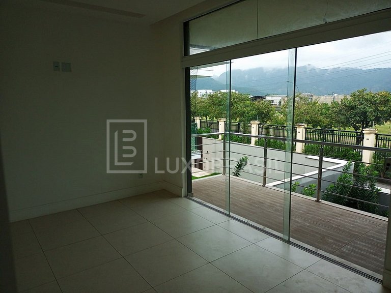 LB - RJ959 Mansão em estilo contemporâneo, com 928m² de área