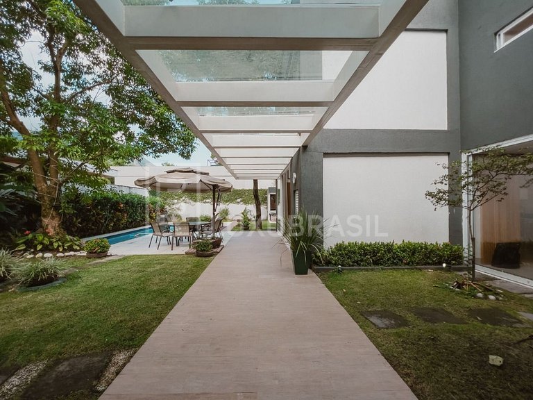 LB - RJ950 Magnífica Casa em Estilo Neo Contemporãneo em Con