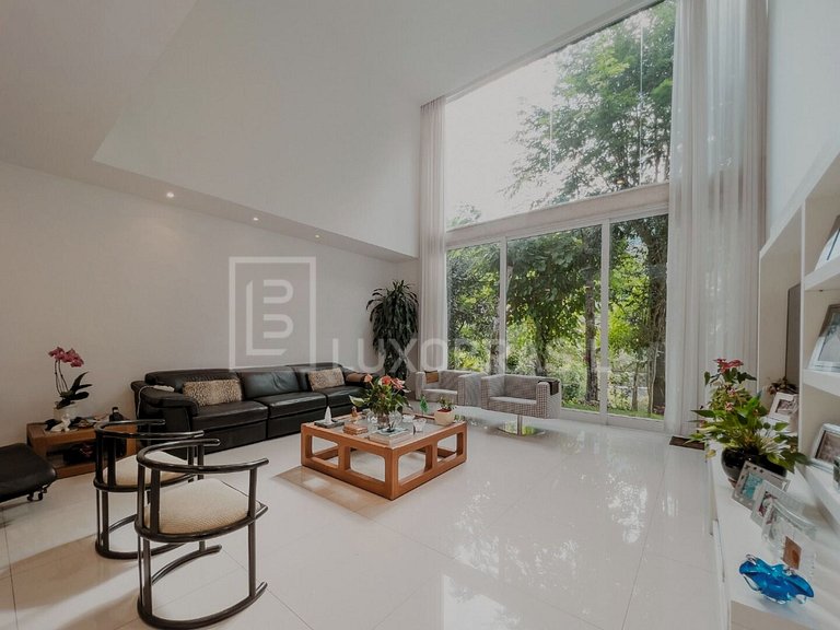 LB - RJ950 Magnífica Casa em Estilo Neo Contemporãneo em Con