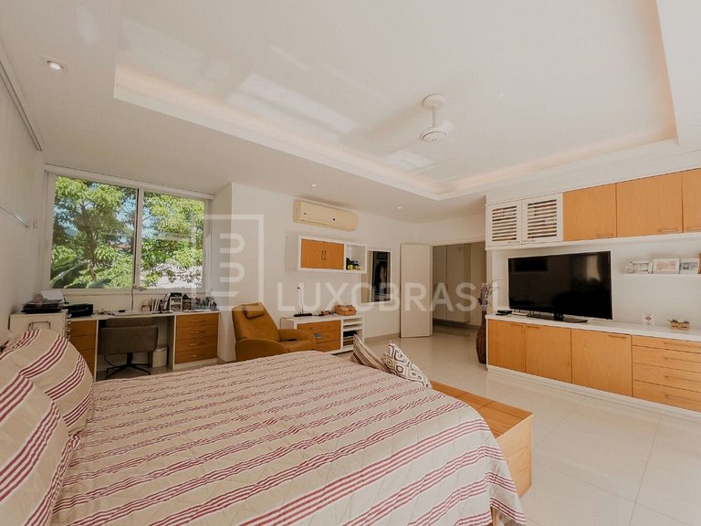 LB - RJ950 Magnífica Casa em Estilo Neo Contemporãneo em Con