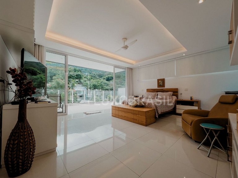 LB - RJ950 Magnífica Casa em Estilo Neo Contemporãneo em Con