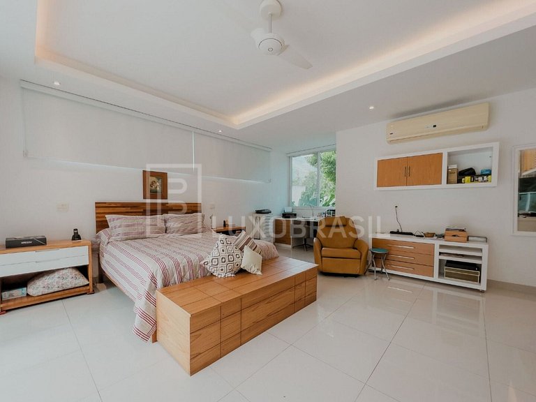 LB - RJ950 Magnífica Casa em Estilo Neo Contemporãneo em Con