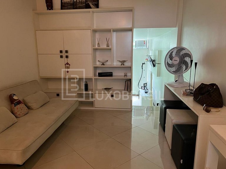 LB - RJ888 Studio mobiliado na Barra da Tijuca – R$4.800/mês