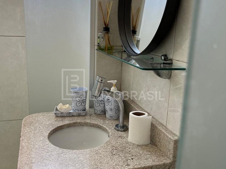 LB - RJ888 Studio mobiliado na Barra da Tijuca – R$4.800/mês