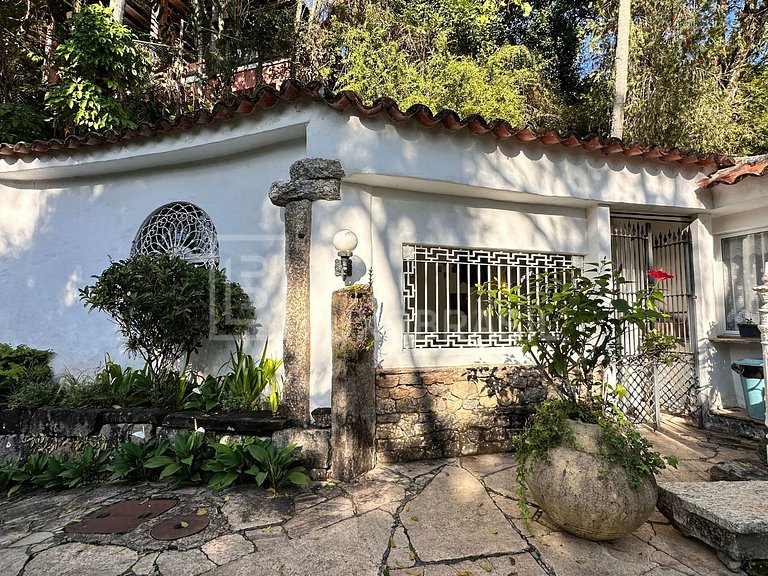 LB - RJ925 Casa de condomínio com 04 quartos, 420m² - venda