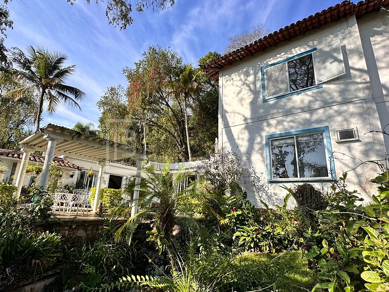 LB - RJ925 Casa de condomínio com 04 quartos, 420m² - venda