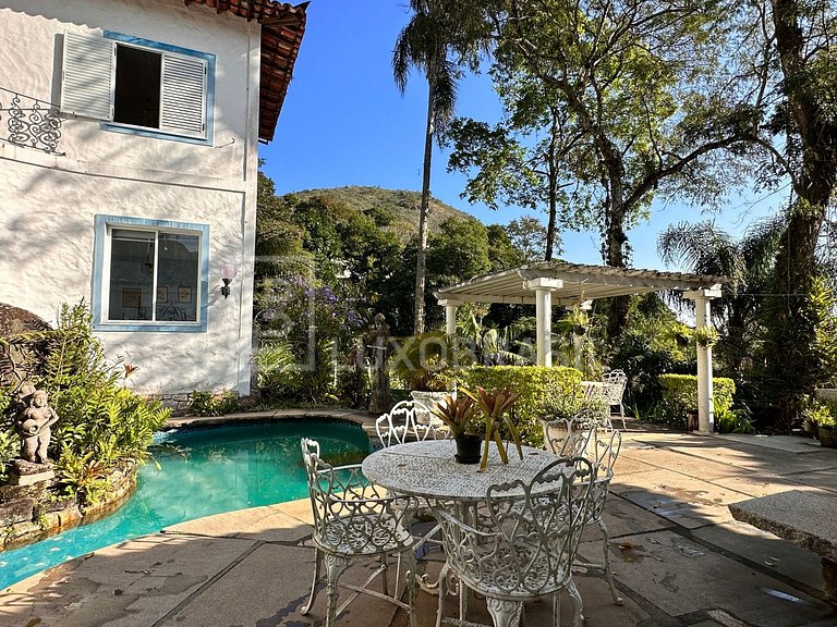 LB - RJ925 Casa de condomínio com 04 quartos, 420m² - venda