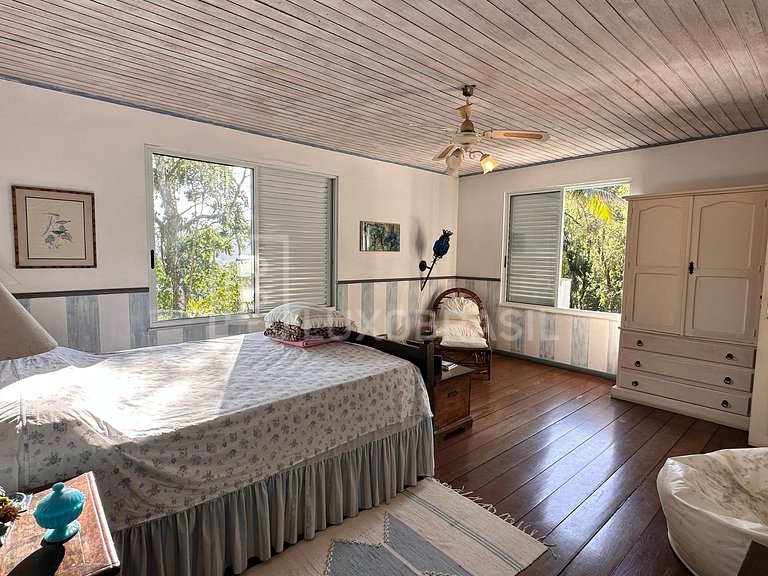 LB - RJ925 Casa de condomínio com 04 quartos, 420m² - venda