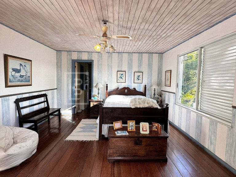 LB - RJ925 Casa de condomínio com 04 quartos, 420m² - venda