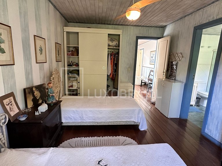 LB - RJ925 Casa de condomínio com 04 quartos, 420m² - venda