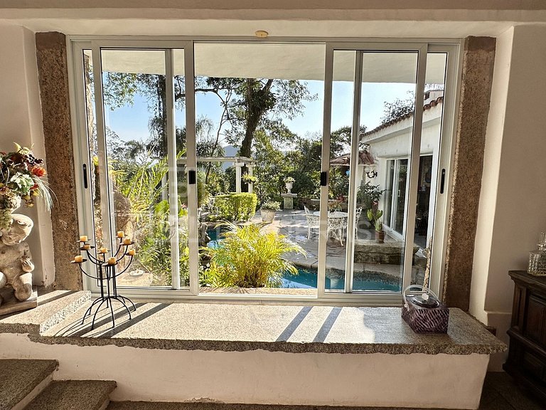 LB - RJ925 Casa de condomínio com 04 quartos, 420m² - venda