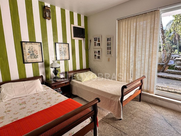 LB - RJ925 Casa de condomínio com 04 quartos, 420m² - venda