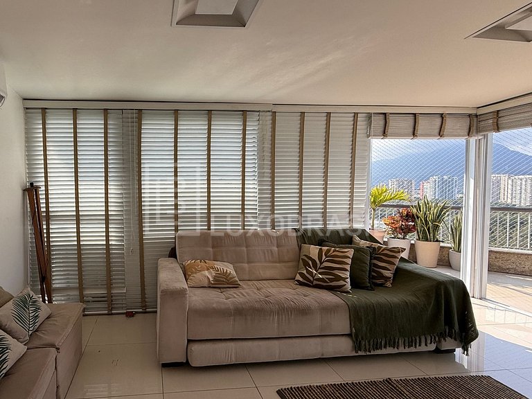 LB – RJ887 Exclusivity at Summer Palace – Penthouse with Stu