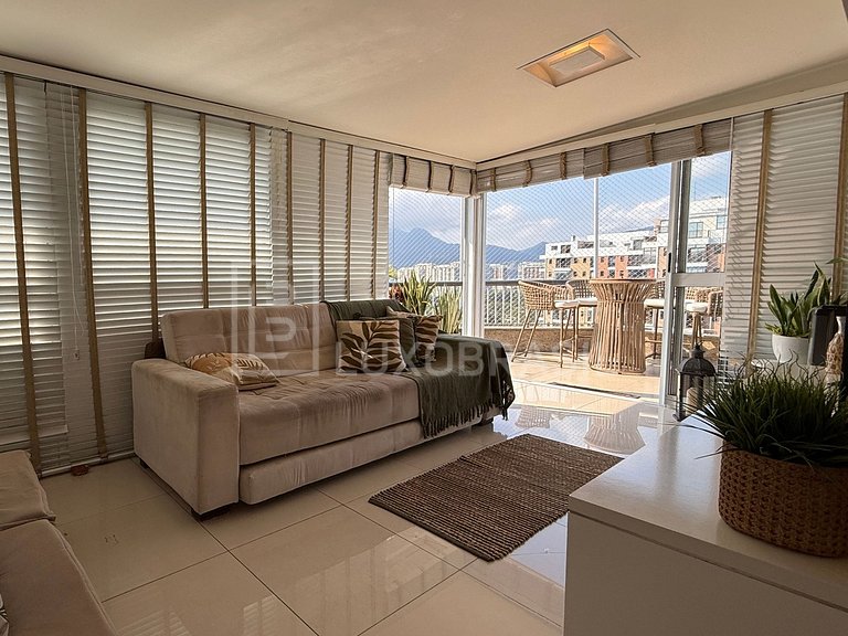 LB – RJ887 Exclusivity at Summer Palace – Penthouse with Stu
