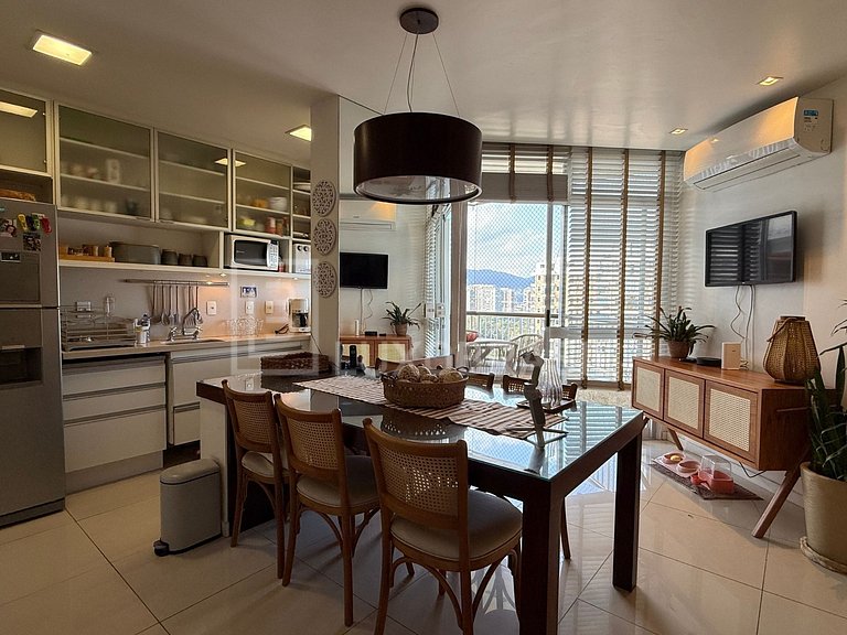 LB – RJ887 Exclusivity at Summer Palace – Penthouse with Stu