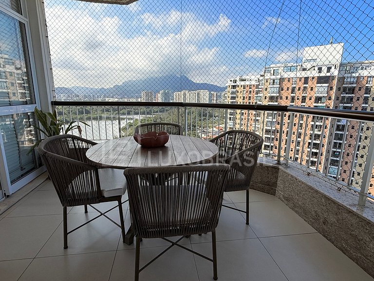 LB – RJ887 Exclusivity at Summer Palace – Penthouse with Stu