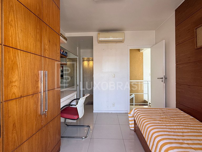 LB – RJ887 Exclusivity at Summer Palace – Penthouse with Stu