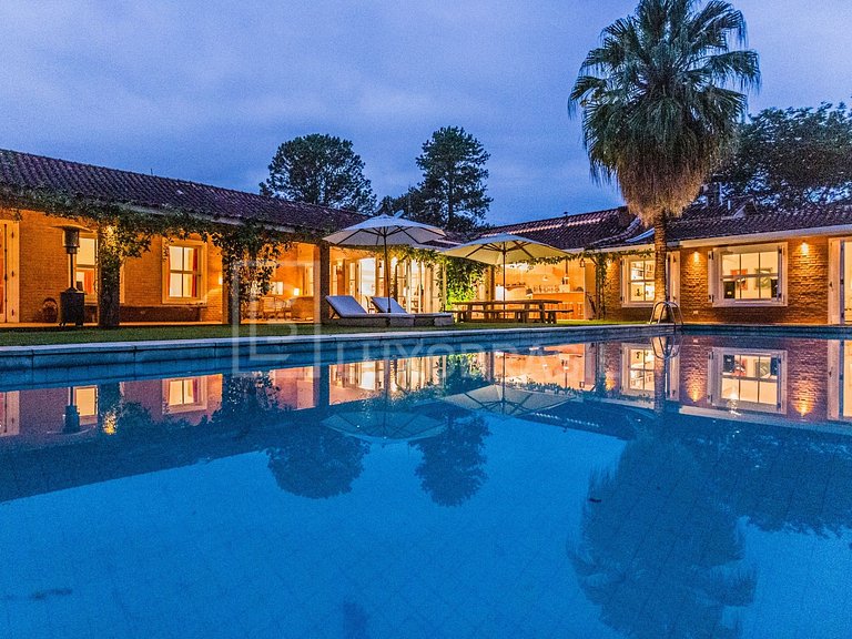 LUXOBRASIL #SE02 House in Penedo - Vacation Rental 12 Rooms