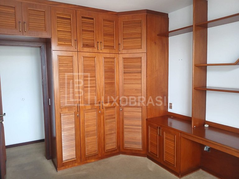 LB - RJ893 Apartamento frontal no Edifício Itapoã - 263 m2 à