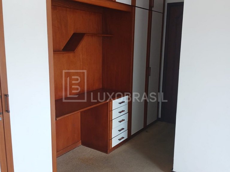 LB - RJ893 Apartamento frontal no Edifício Itapoã - 263 m2 à