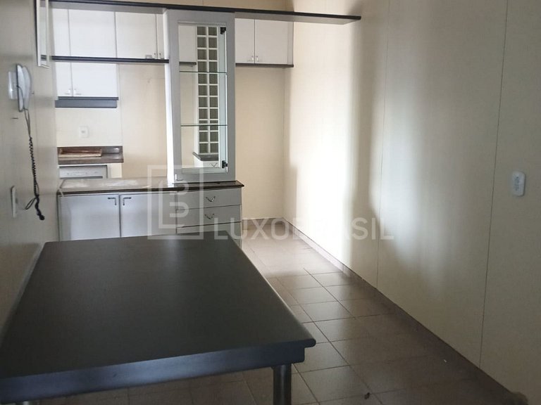 LB - RJ893 Apartamento frontal no Edifício Itapoã - 263 m2 à