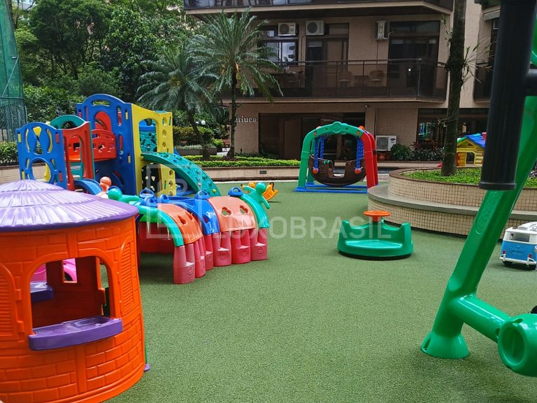 LB - RJ893 Apartamento frontal no Edifício Itapoã - 263 m2 à