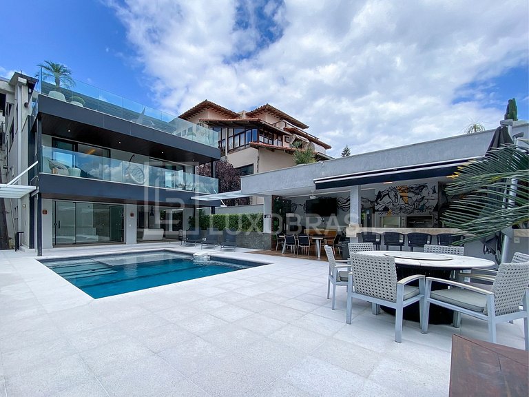 LB - RJ911 4-Suite House for Sale – 852 m² – Joá