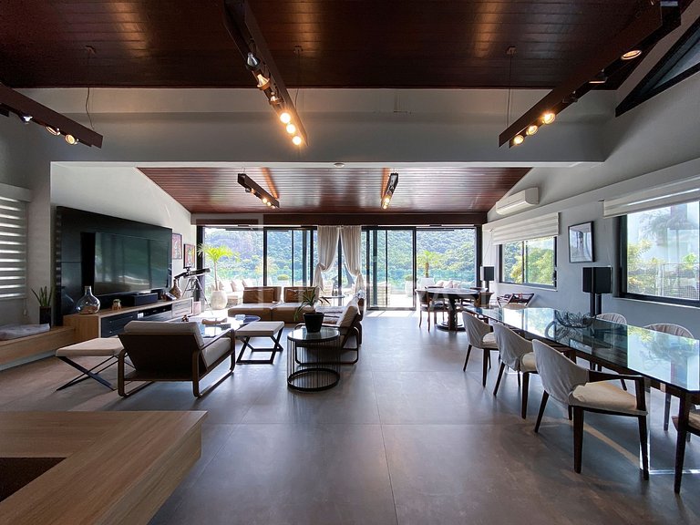 LB - RJ911 4-Suite House for Sale – 852 m² – Joá