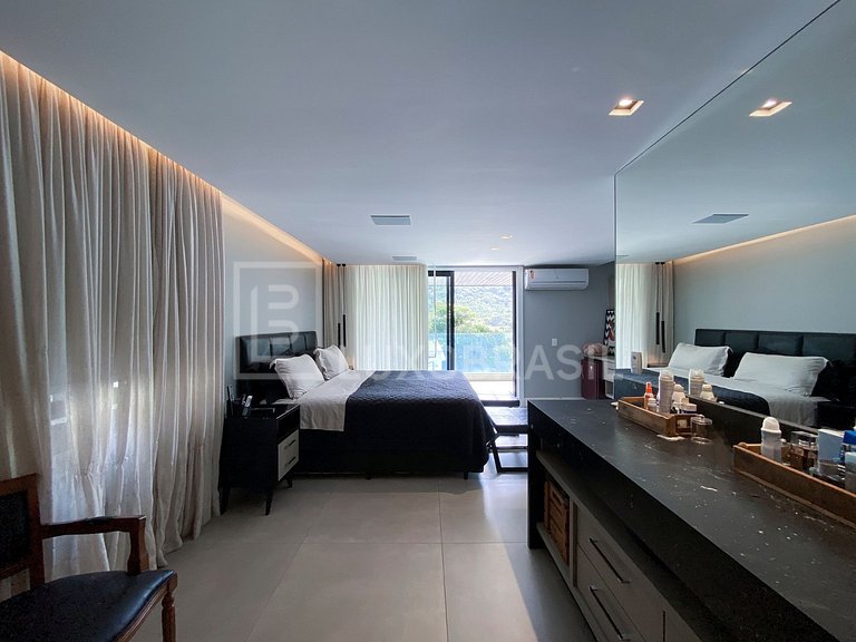 LB - RJ911 Casa con 4 Suites en Venta – 852 m² – Joá