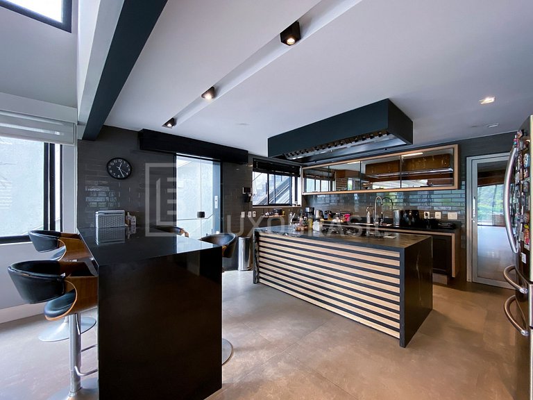 LB - RJ911 Casa com 4 suítes à venda, 852 m² - Joá