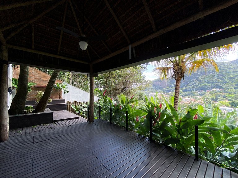 LB - RJ911 4-Suite House for Sale – 852 m² – Joá