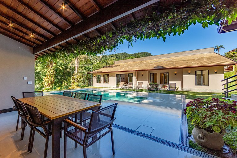 LB - TER803 Casa com 05 quartos à venda, 497 m² por R$ 5.000