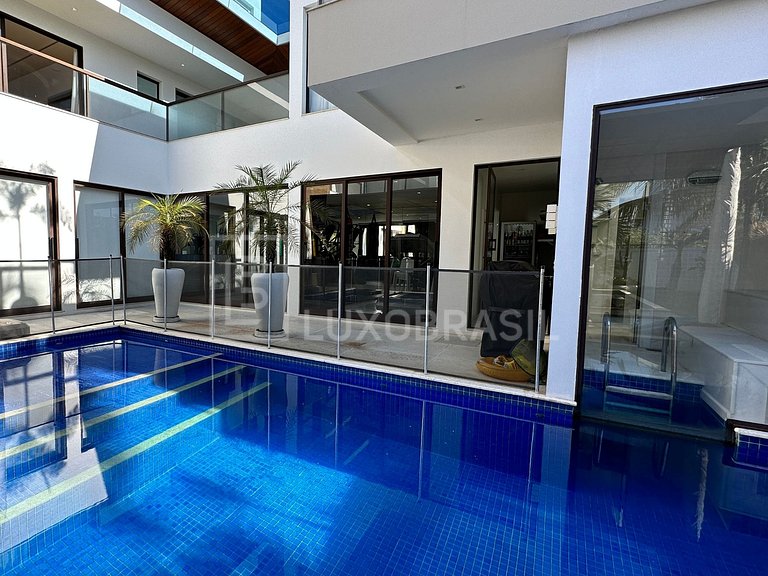 LB - RJ816 Casa de 4 Dormitorios en Venta, 906 m² – R$ 13.00