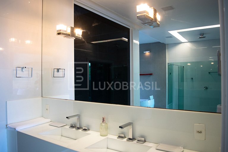 LB - RJ752 Le Joux Mansion 04 Suites y 02 Habitaciones Joá A