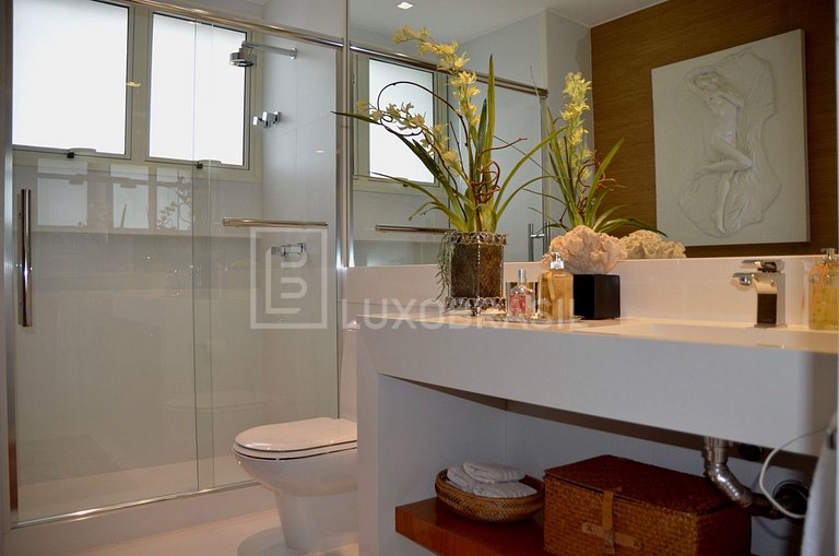 LB - RJ819 Apartamento 5 suítes de altíssimo padrão à venda,