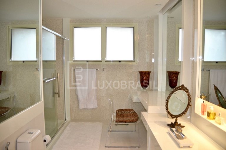 LB - RJ819 Apartamento 5 suítes de altíssimo padrão à venda,
