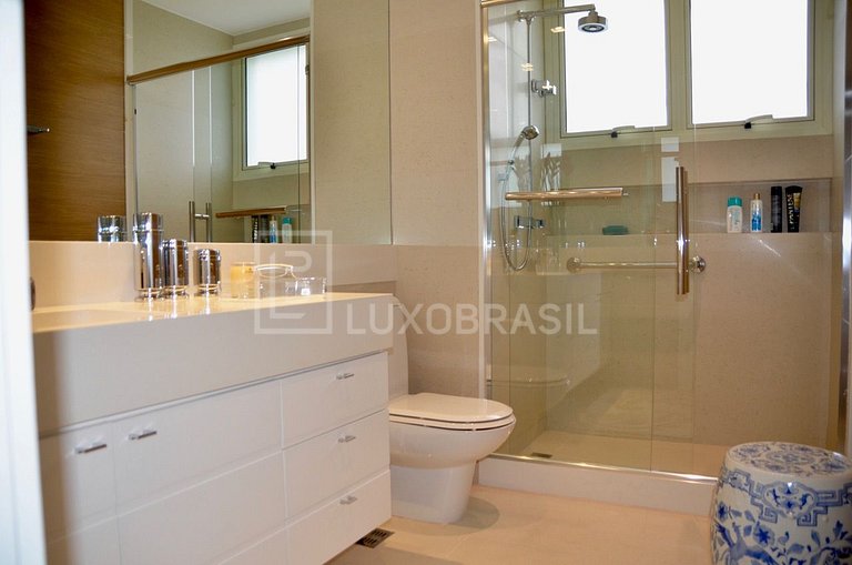 LB - RJ819 Apartamento 5 suítes de altíssimo padrão à venda,