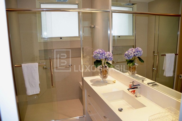 LB - RJ819 Apartamento 5 suítes de altíssimo padrão à venda,