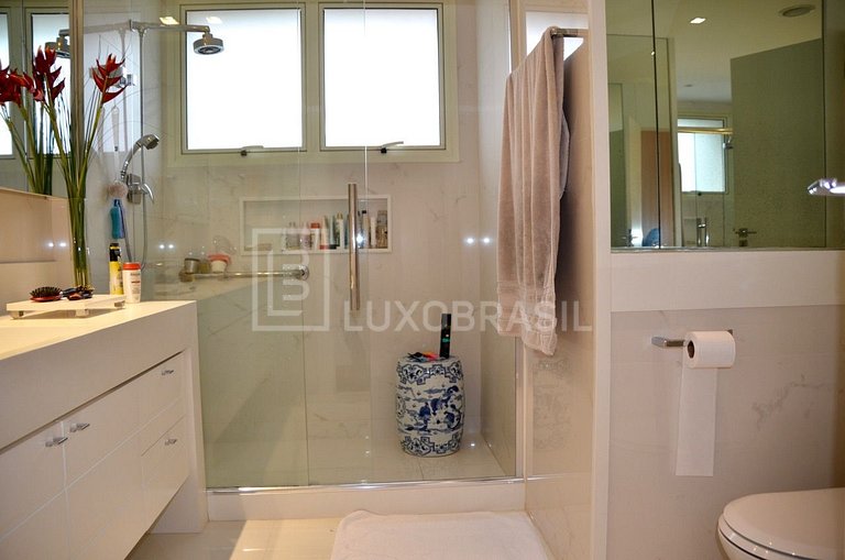 LB - RJ819 Apartamento 5 suítes de altíssimo padrão à venda,