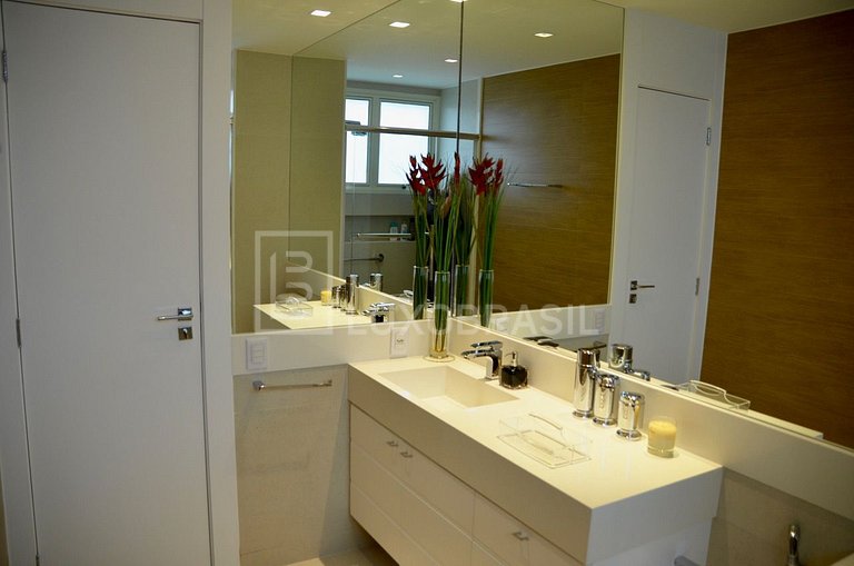 LB - RJ819 Apartamento 5 suítes de altíssimo padrão à venda,