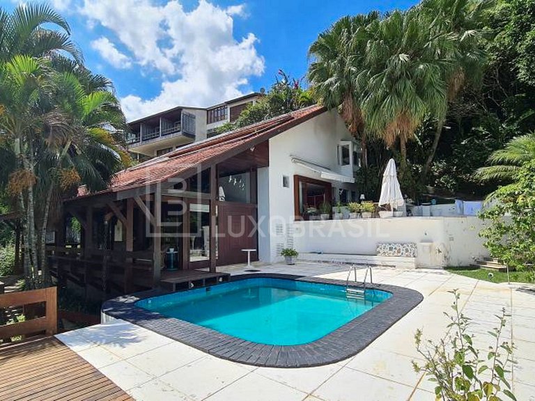 LB - RJ821 Casa de 4 dormitorios en venta en Portinho do Mas