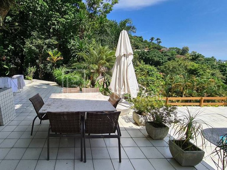 LB - RJ821 4-Bedroom House for Sale in Portinho do Massarú –