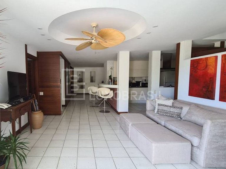 LB - RJ821 4-Bedroom House for Sale in Portinho do Massarú –