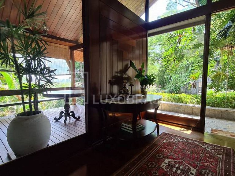 LB - RJ821 4-Bedroom House for Sale in Portinho do Massarú –