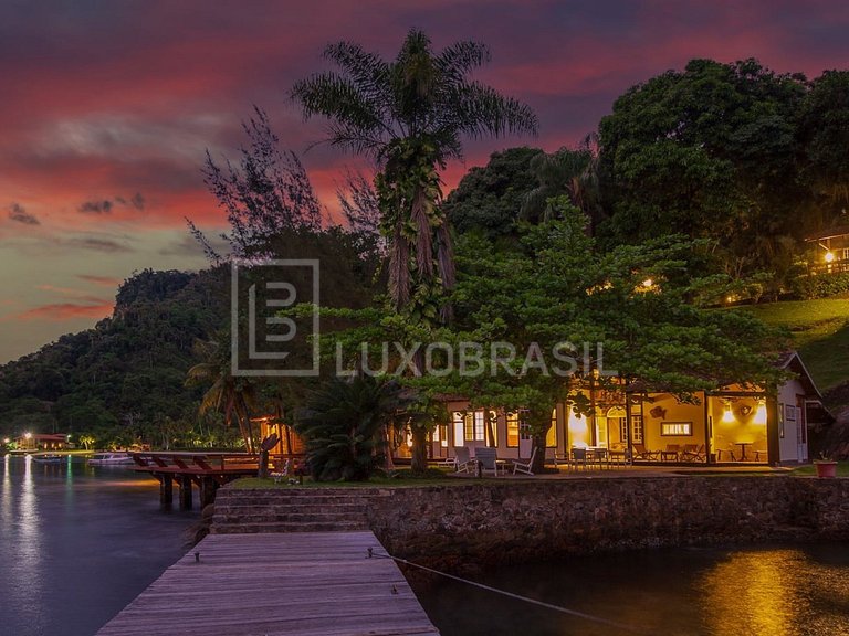 LB - AR17 Casa com 05 quartos à venda, 800 m² por R$ 8.000.0