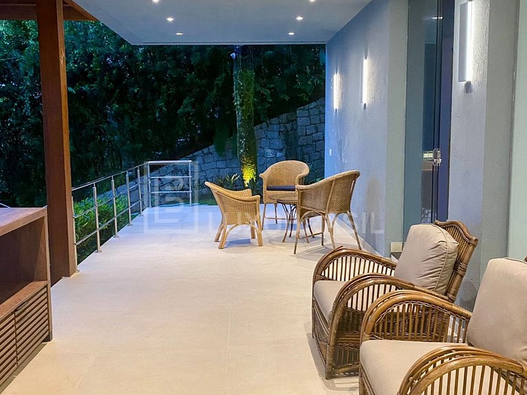 LB - AR805 Casa Tríplex com 05 suítes à venda, 430 m² por R$