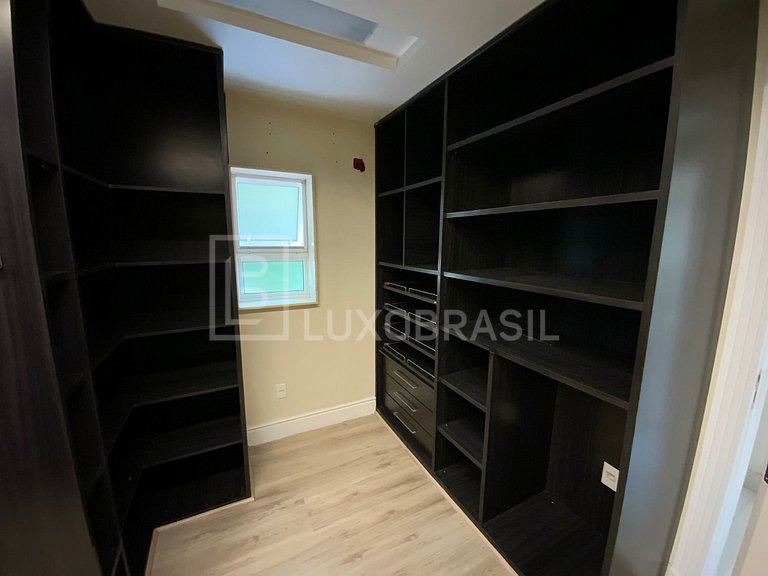 LB - RJ839 Casa com 04 suítes à venda no Condomínio Jardim M