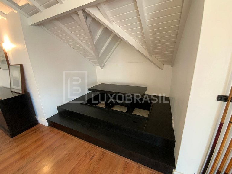 LB - RJ839 Casa com 04 suítes à venda no Condomínio Jardim M