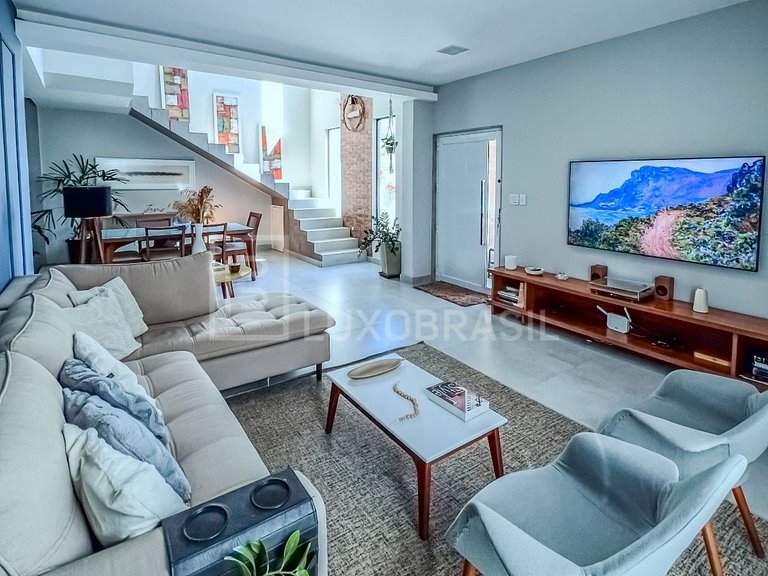 LB – RJ940 Casa Dúplex con 03 dormitorios en venta, 215 m² -