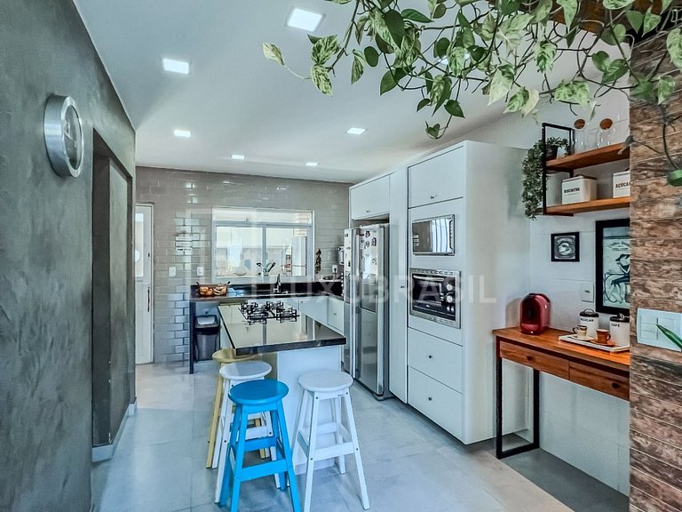 LB – RJ940 Casa Dúplex com 03 quartos à venda, 215 m² - Varg